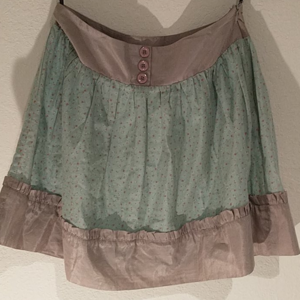 Adorable 100% cotton skirt
